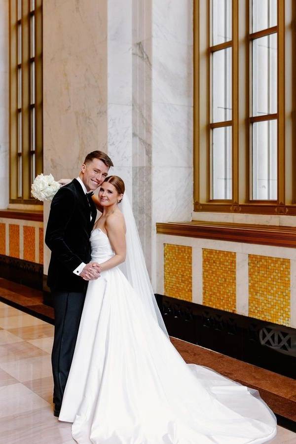 White Fabulous Chapel Train Strapless A-Line Satin Wedding Dresses