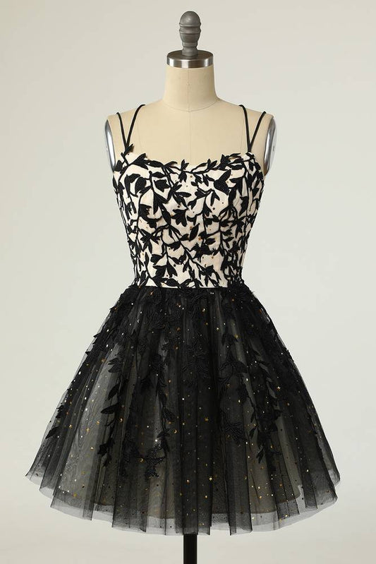 Black A-Line Tulle Short Homecoming Dresses with Appliques