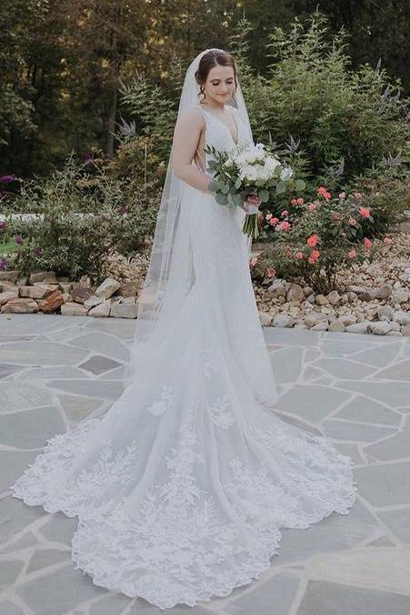 Deep V-Neck Sleeveless Mermaid Tulle Wedding Dresses with Appliques