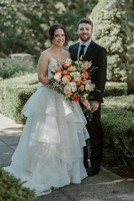 Elegant V-Neck A-Line Tulle Wedding Dresses with Ruffles