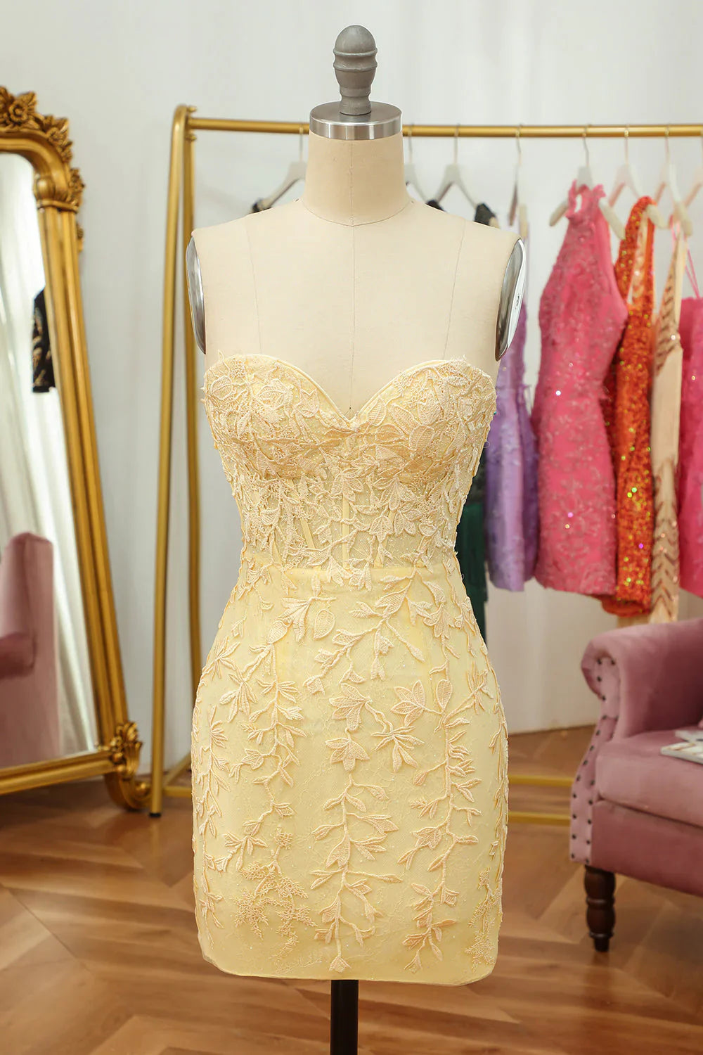 Daffodil Strapless Sheath Homecoming Dresses with Appliques